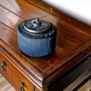 Очистка старинной мебели от восковых мастик: использование уайт-спирита и металлической ваты (стальной шерсти)