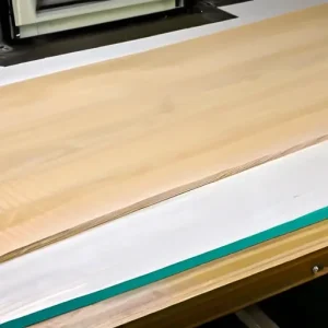 Использование контактного клея-спрея для приклеивания шпона и пластика на МДФ